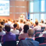 Zielone konferencje – jak organizować wydarzenia przyjazne środowisku?