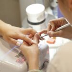 Z USA do Polski – najnowsze techniki stosowania pudru akrylowego w amerykańskich salonach